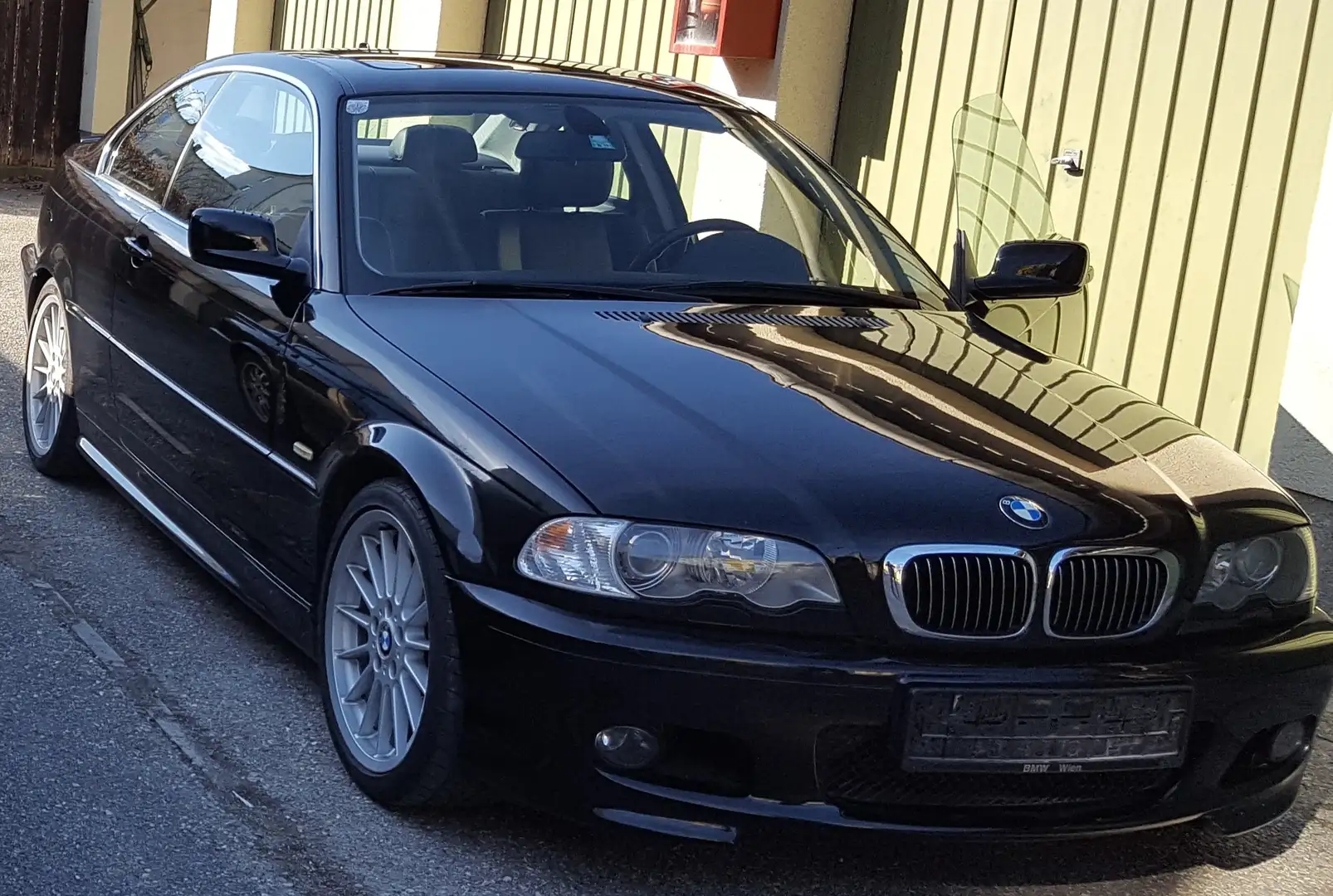 BMW 330 330Ci Schwarz - 1