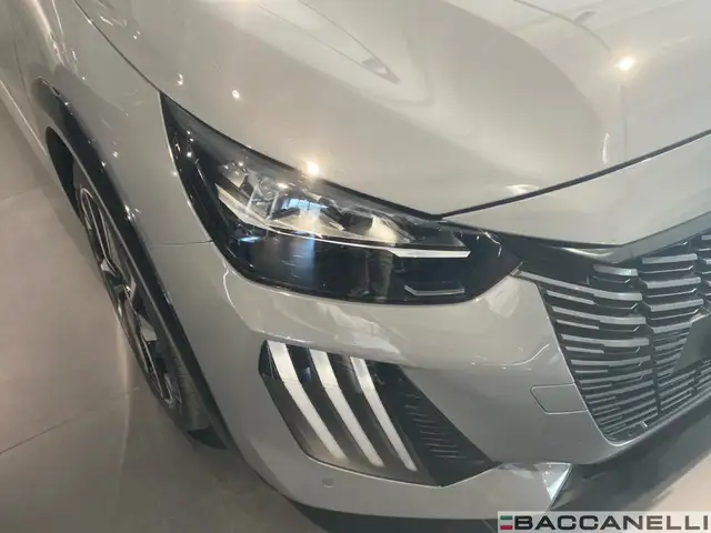 Peugeot 208 view 7