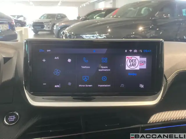 Peugeot 208 view 13