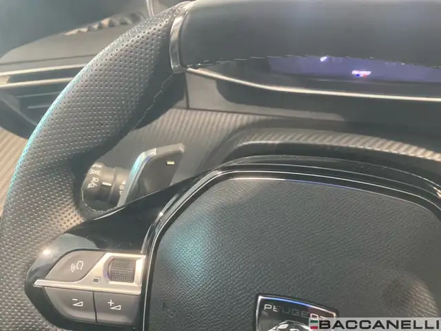Peugeot 208 view 15