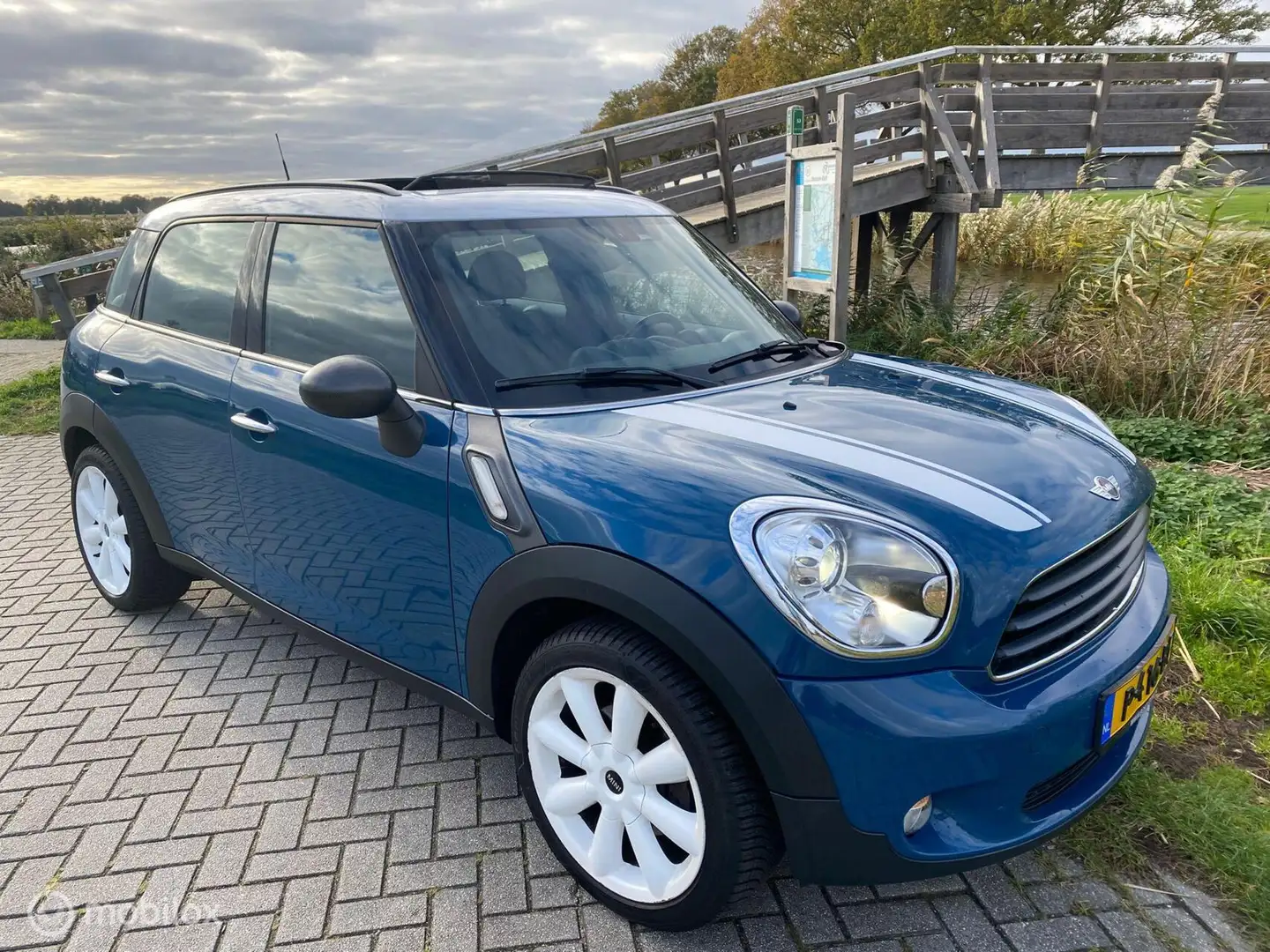 MINI Cooper Countryman 1.6 Business Line/Pano dak/AC/ST VW! Blauw - 2