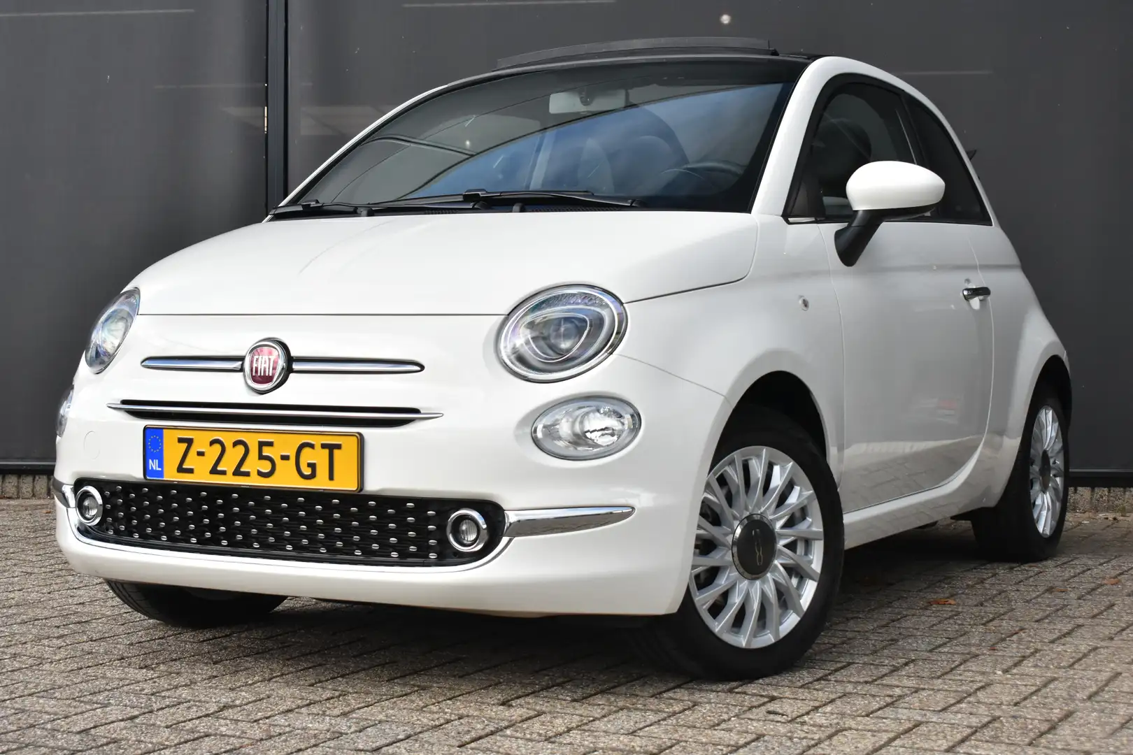 Fiat 500C 1.0 Hybrid Dolcevita Finale | Navigatie by App | P Wit - 1
