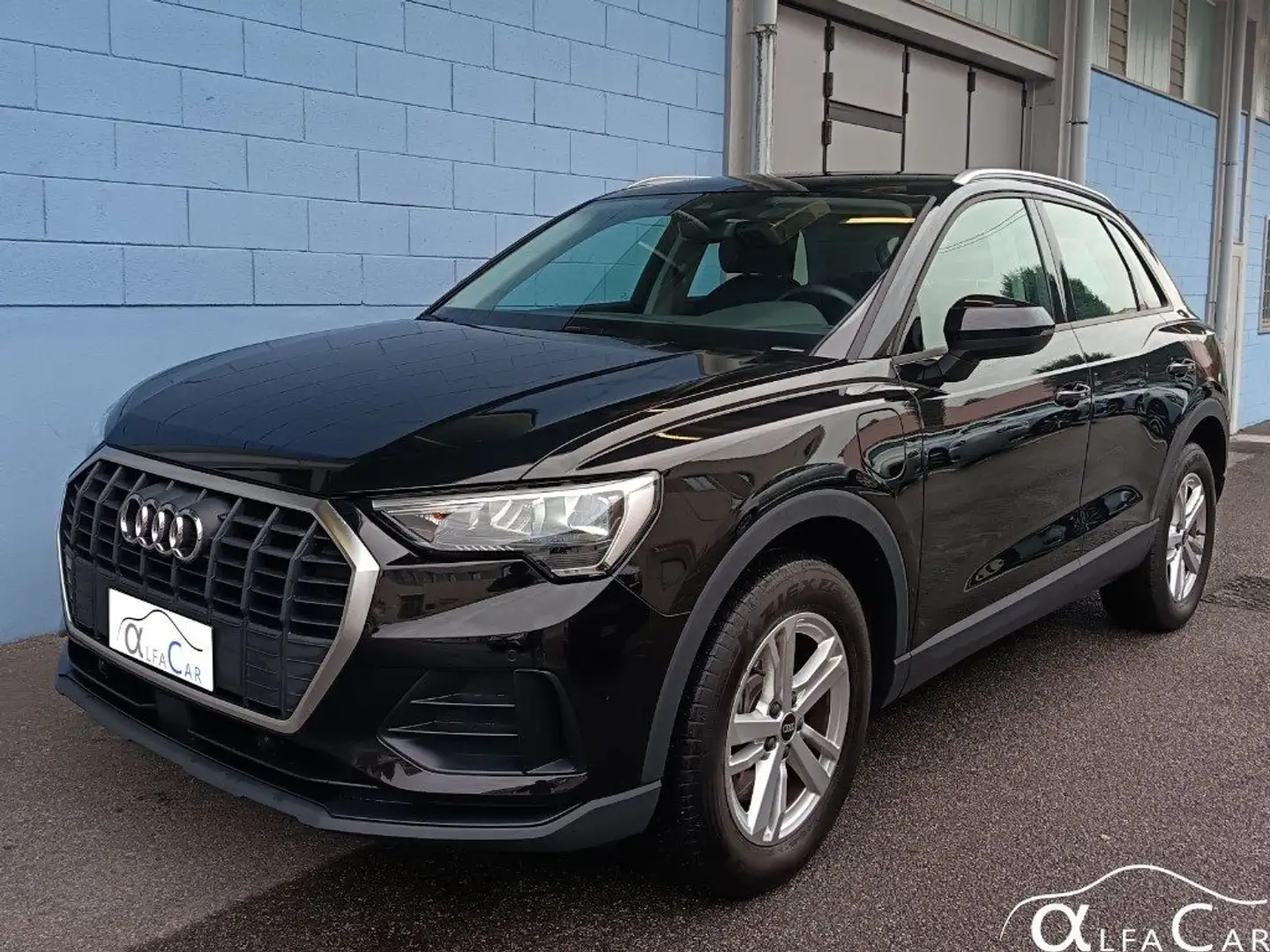 Audi Q3 45 TFSI e S tronic Business Nero - 1