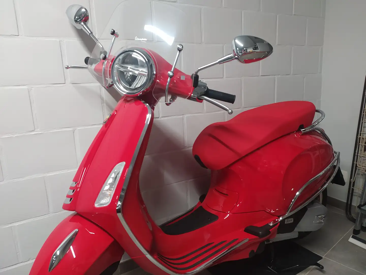 Vespa Primavera 125 red edition Roşu - 2