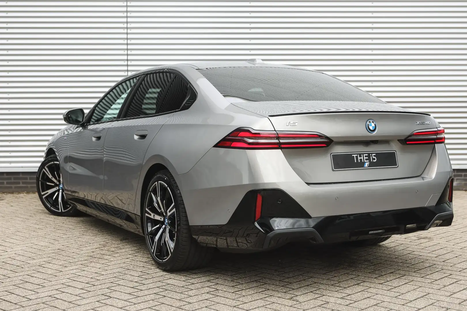 BMW i5 xDrive40 M Sport / Adaptief onderstel professional Grijs - 2