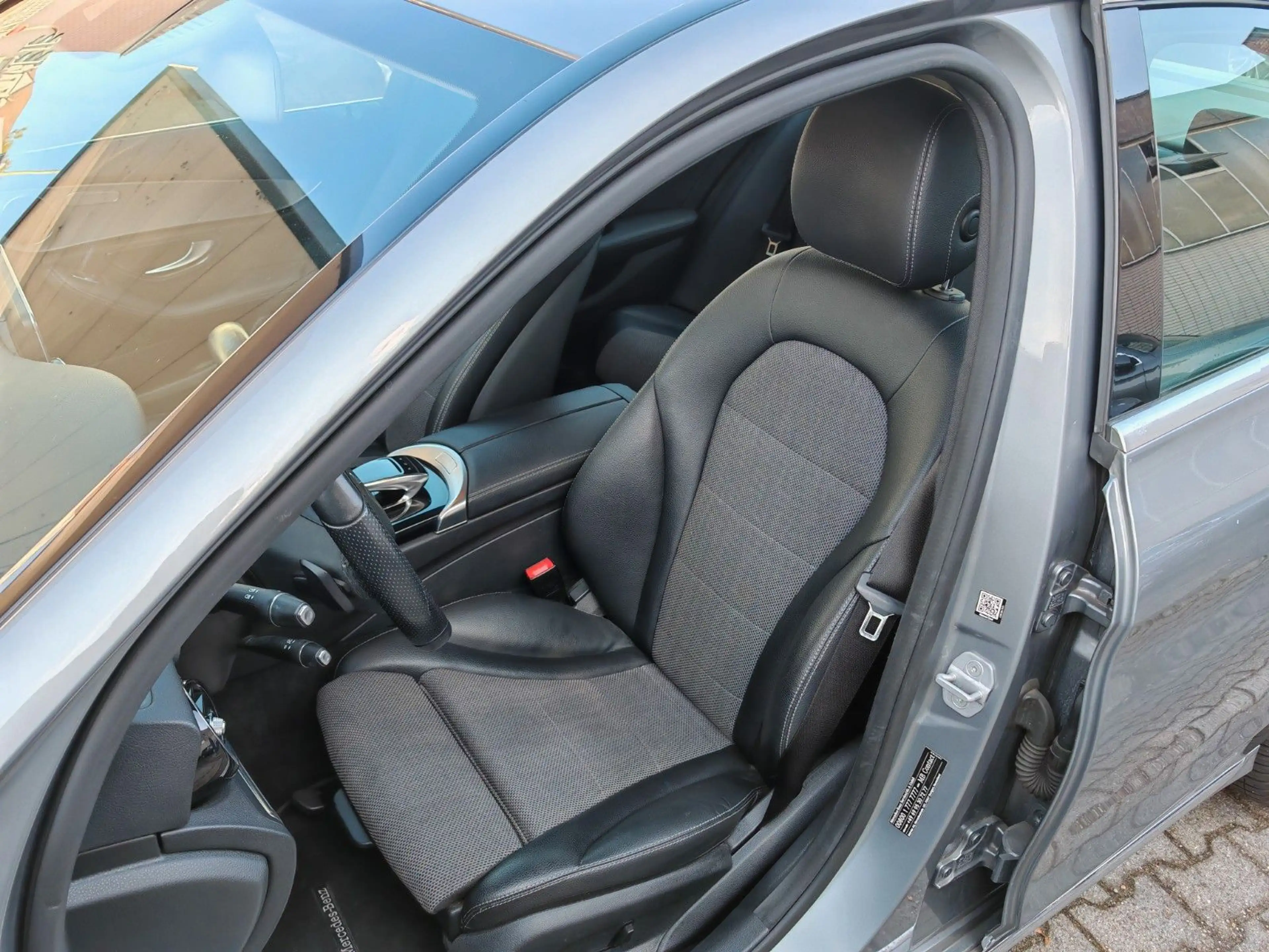 Mercedes-Benz C 200 CGI Avantgarde Comand LED PDC — photo 9