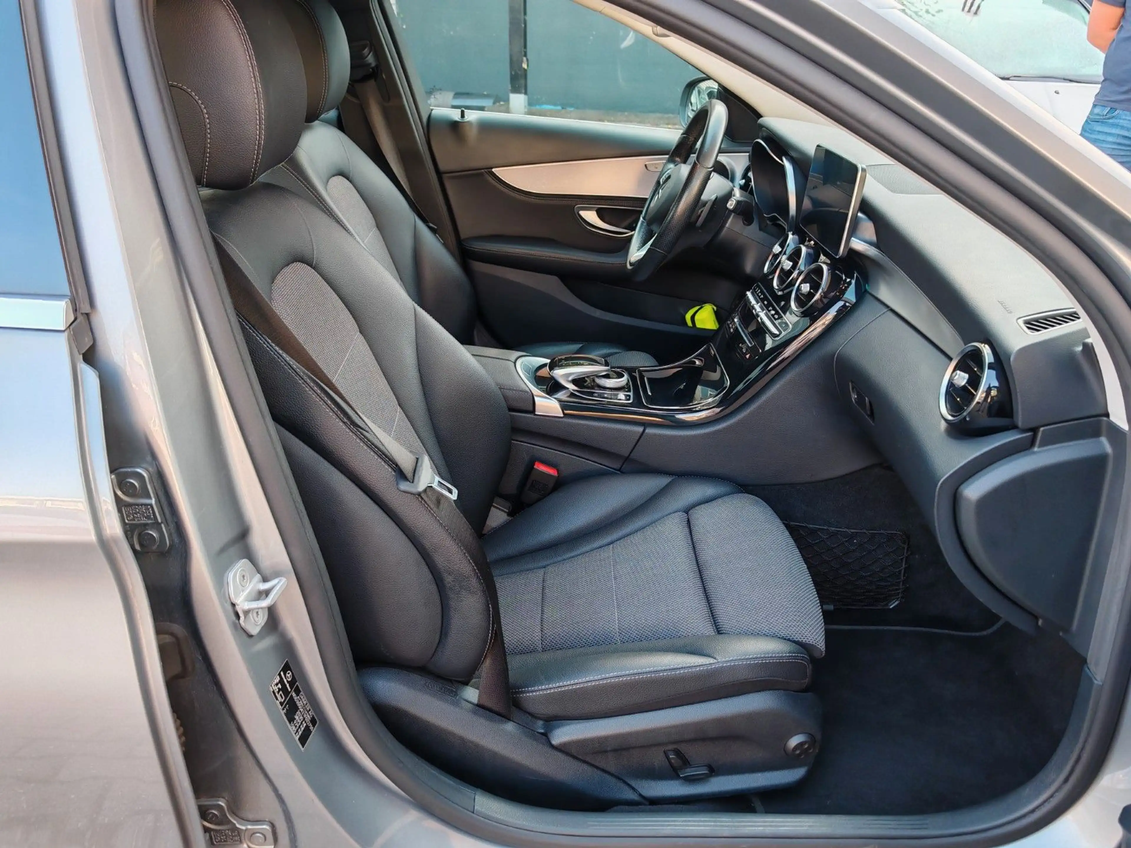 Mercedes-Benz C 200 CGI Avantgarde Comand LED PDC — photo 10