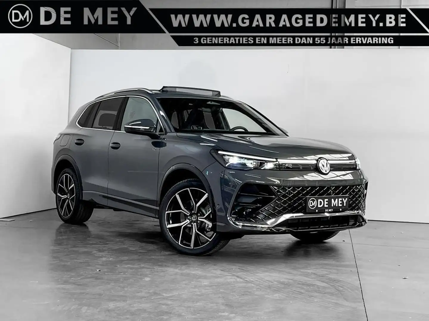 Volkswagen Tiguan R-Line DSG 204PK / Carplay / Camera / Keyless / ACC / Side Grigio - 1