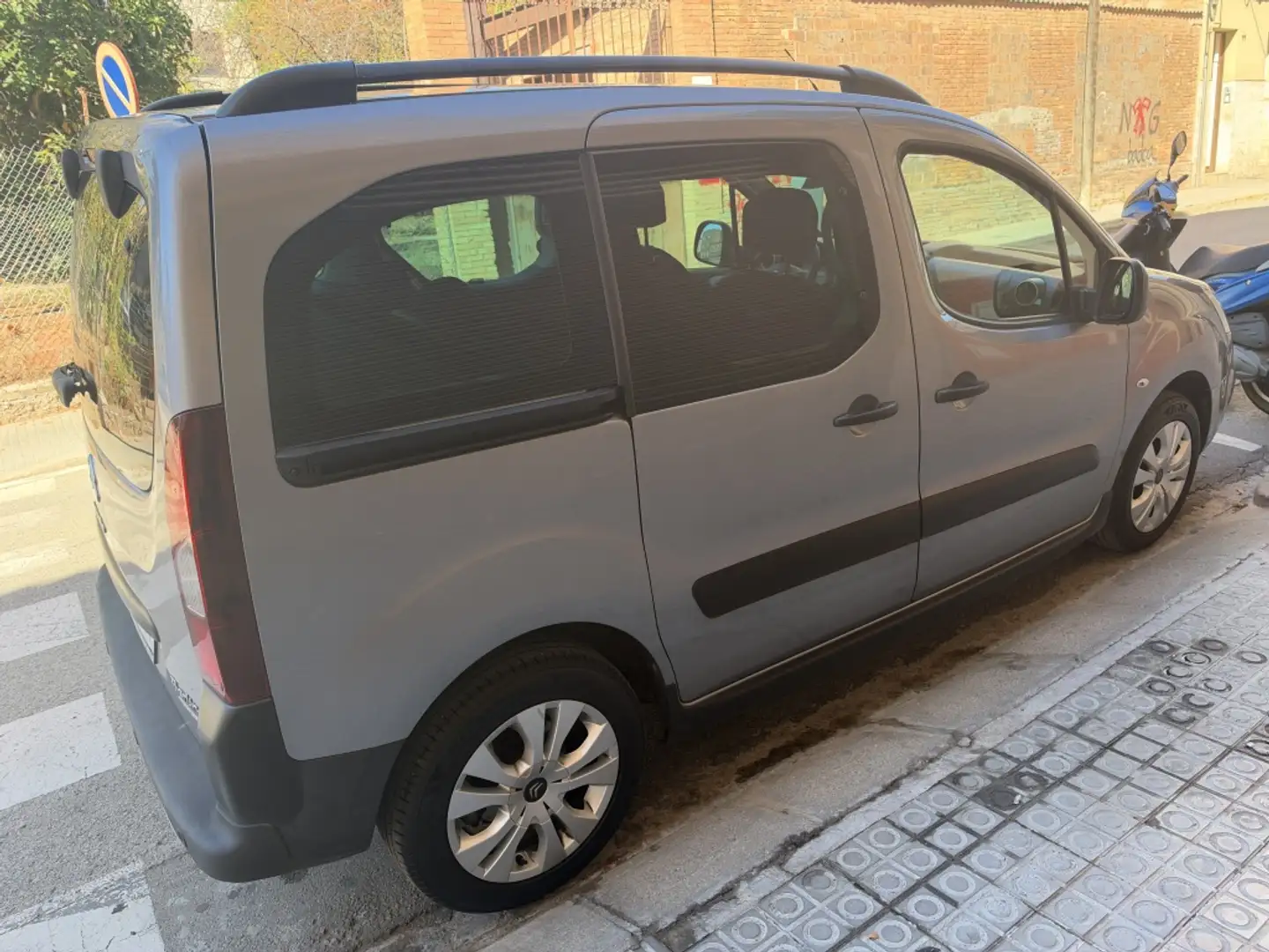 Citroen Berlingo BlueHDi S&S Talla M Feel 100 Gris - 2