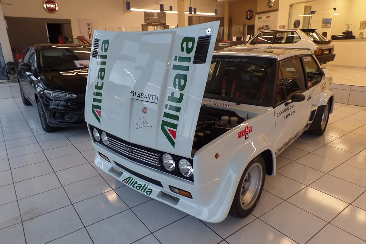 Fiat 131 ABARTH GRUPPE 4 16 VENTIL RENNWAGEN, foto 3