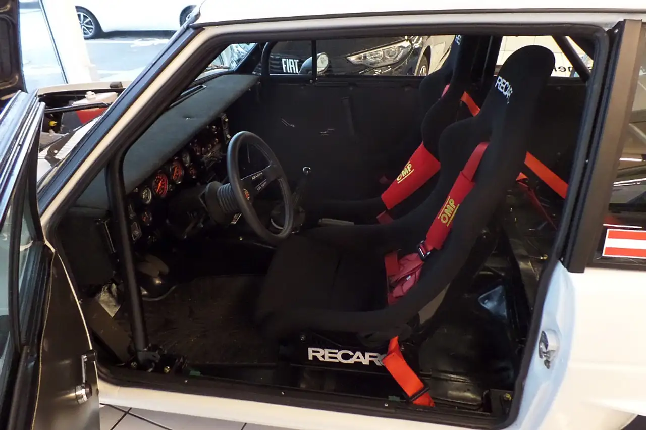 Fiat 131 ABARTH GRUPPE 4 16 VENTIL RENNWAGEN, foto 12