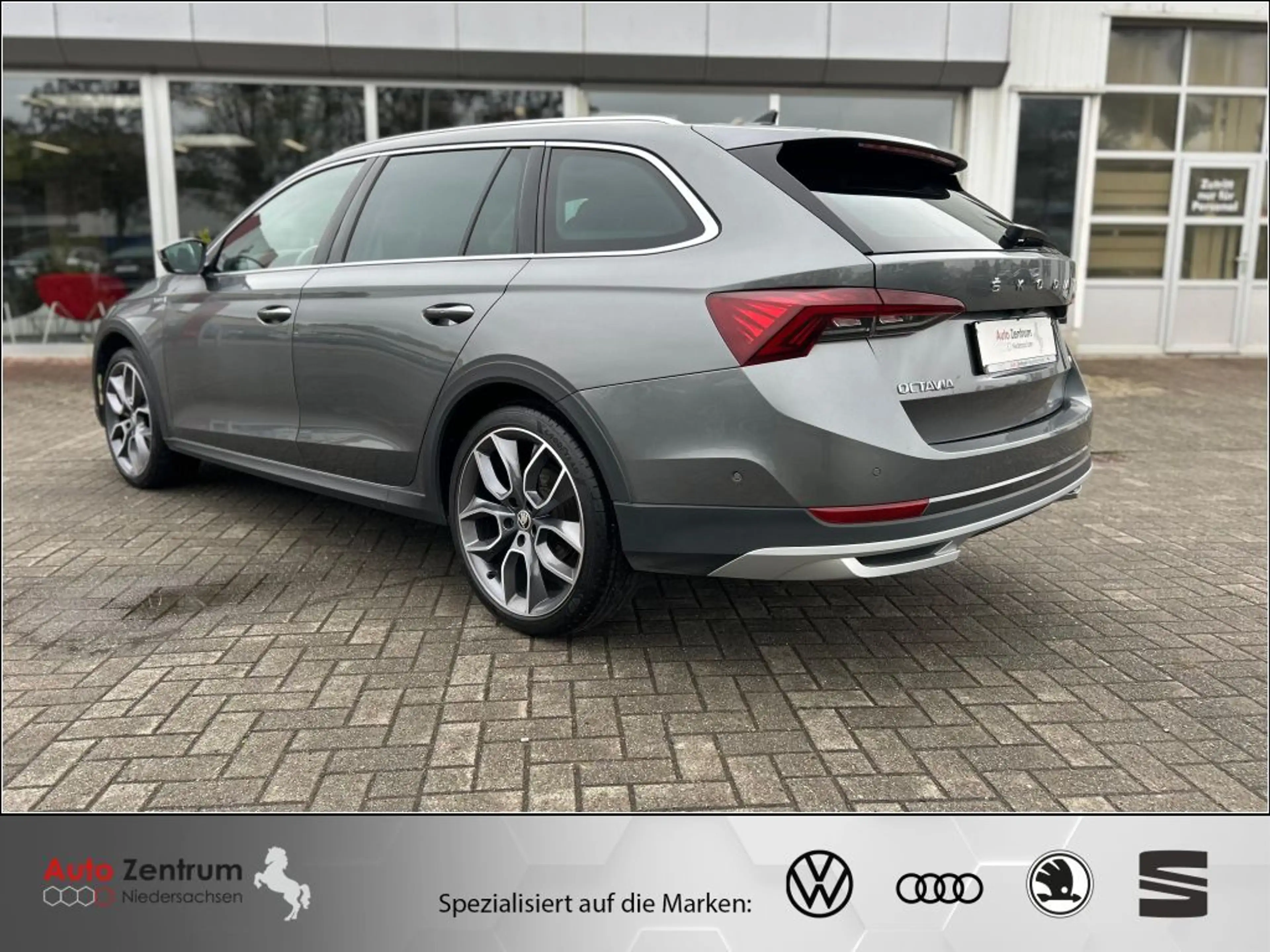 Skoda Octavia Combi 2.0 TDI DSG 4x4 Scout — photo 10