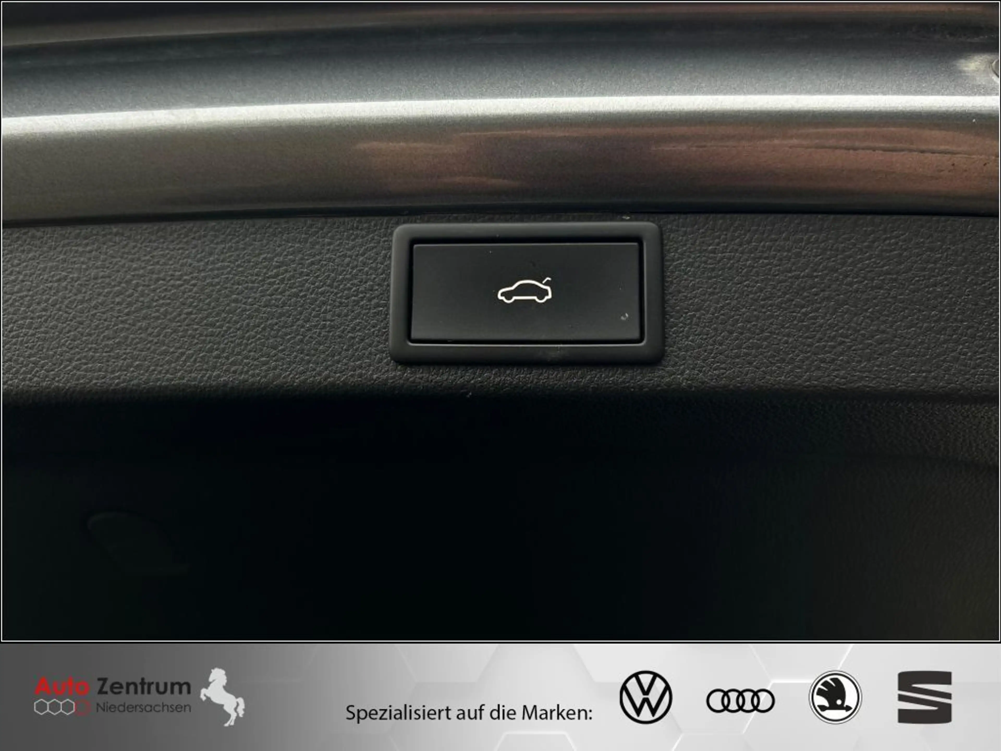 Skoda Octavia Combi 2.0 TDI DSG 4x4 Scout — photo 9