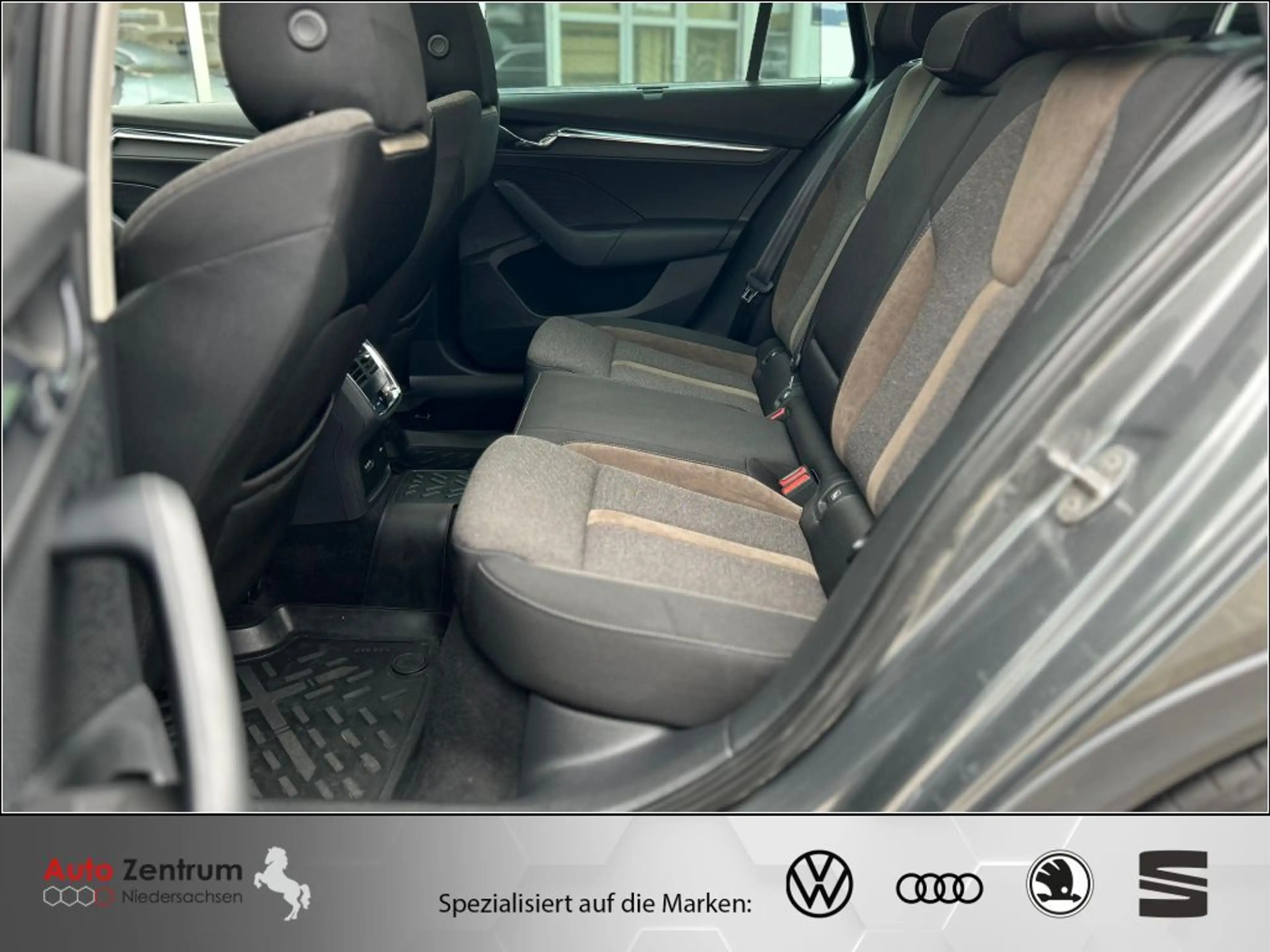 Skoda Octavia Combi 2.0 TDI DSG 4x4 Scout — photo 15