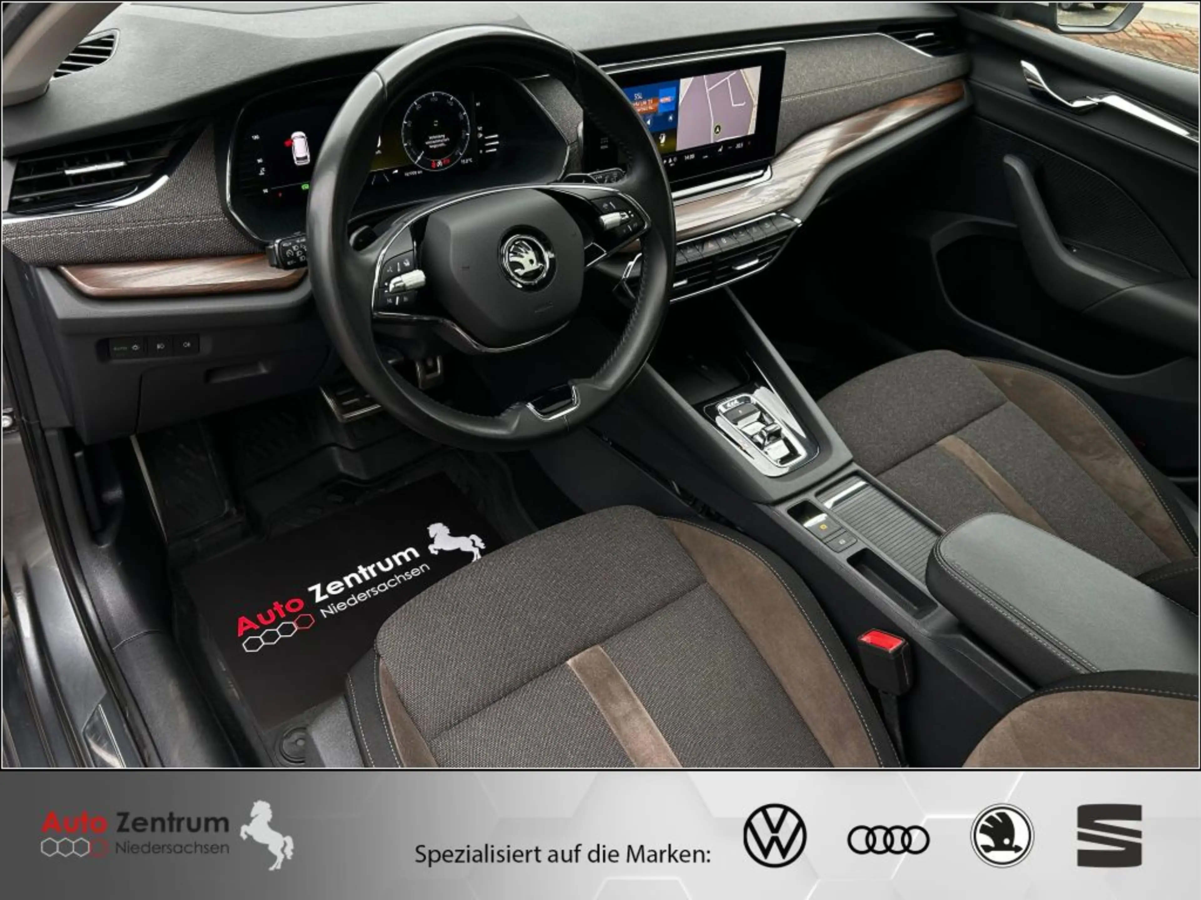 Skoda Octavia Combi 2.0 TDI DSG 4x4 Scout — photo 14