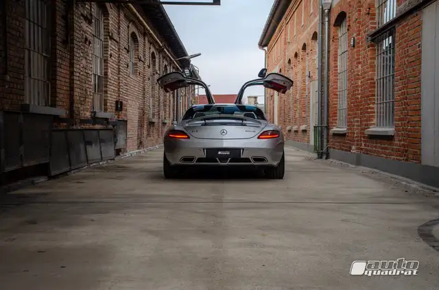 Mercedes-Benz SLS AMG Coupe österr. Erstauslieferung, CarbonPaket Ansicht 6