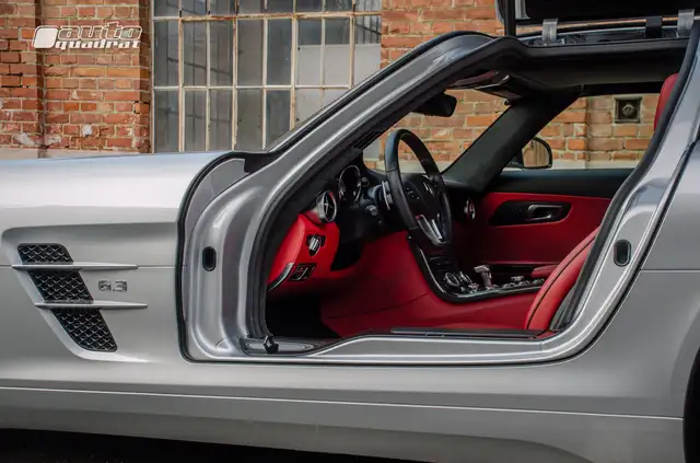 Mercedes-Benz SLS AMG Coupe österr. Erstauslieferung, CarbonPaket Ansicht 7