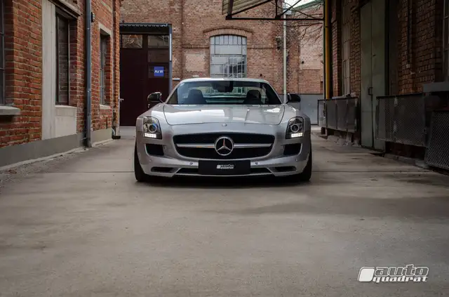Mercedes-Benz SLS AMG Coupe österr. Erstauslieferung, CarbonPaket Ansicht 5