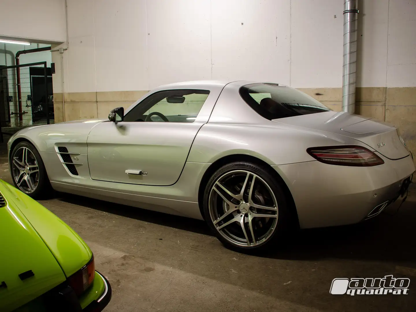 Mercedes-Benz SLS AMG Coupe Grau - 2