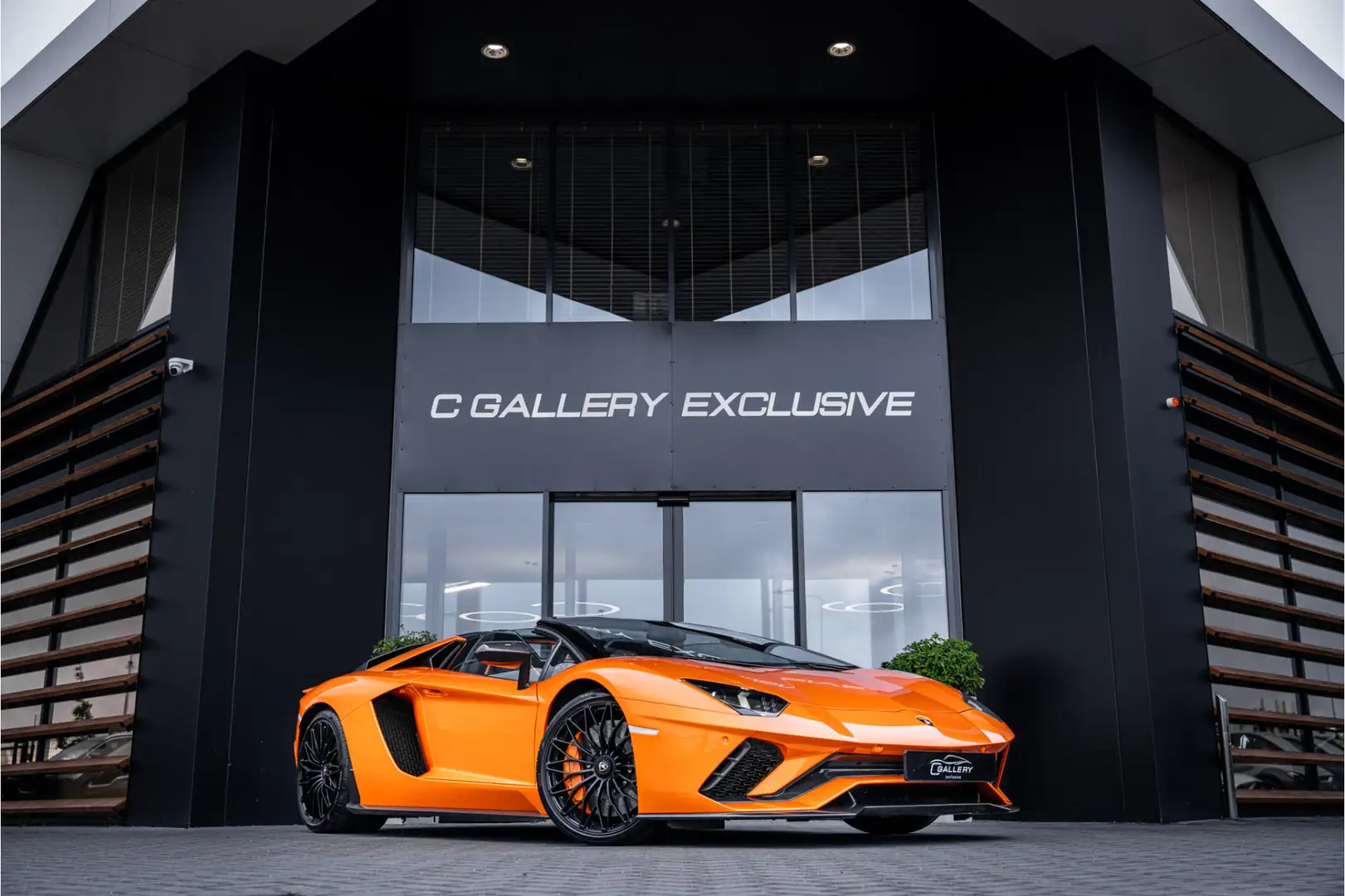 Lamborghini Aventador 6.5 V12 S - Roadster | Lift | Personam + Carbon Pa Orange - 1