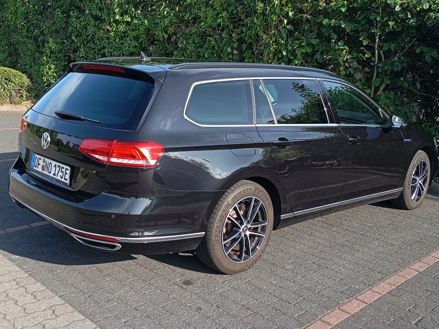 Volkswagen Passat Variant Passat Variant 1.4 TSI Plug-In-Hybrid DSGGTE Schwarz - 2