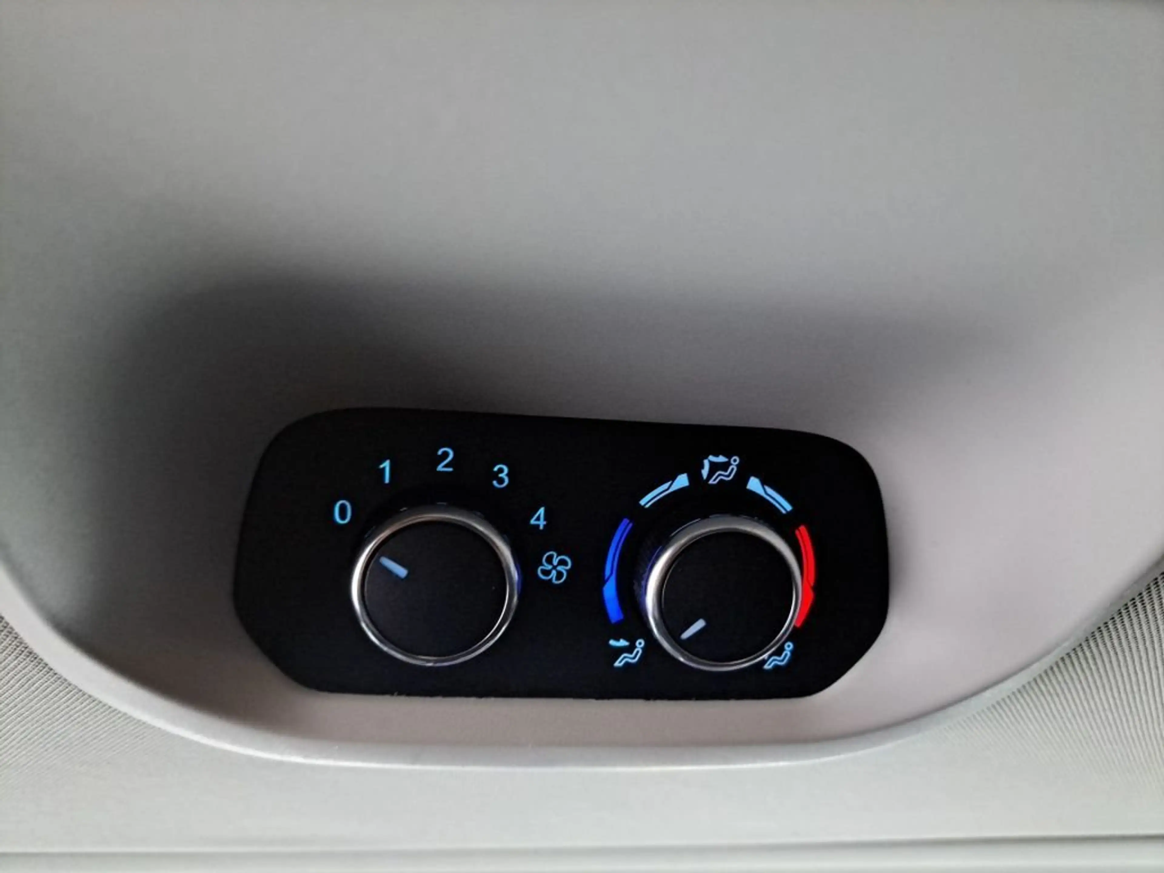 Ford Tourneo Custom 320 L2 Titanium PDC SHZ ACC Xenon — photo 20