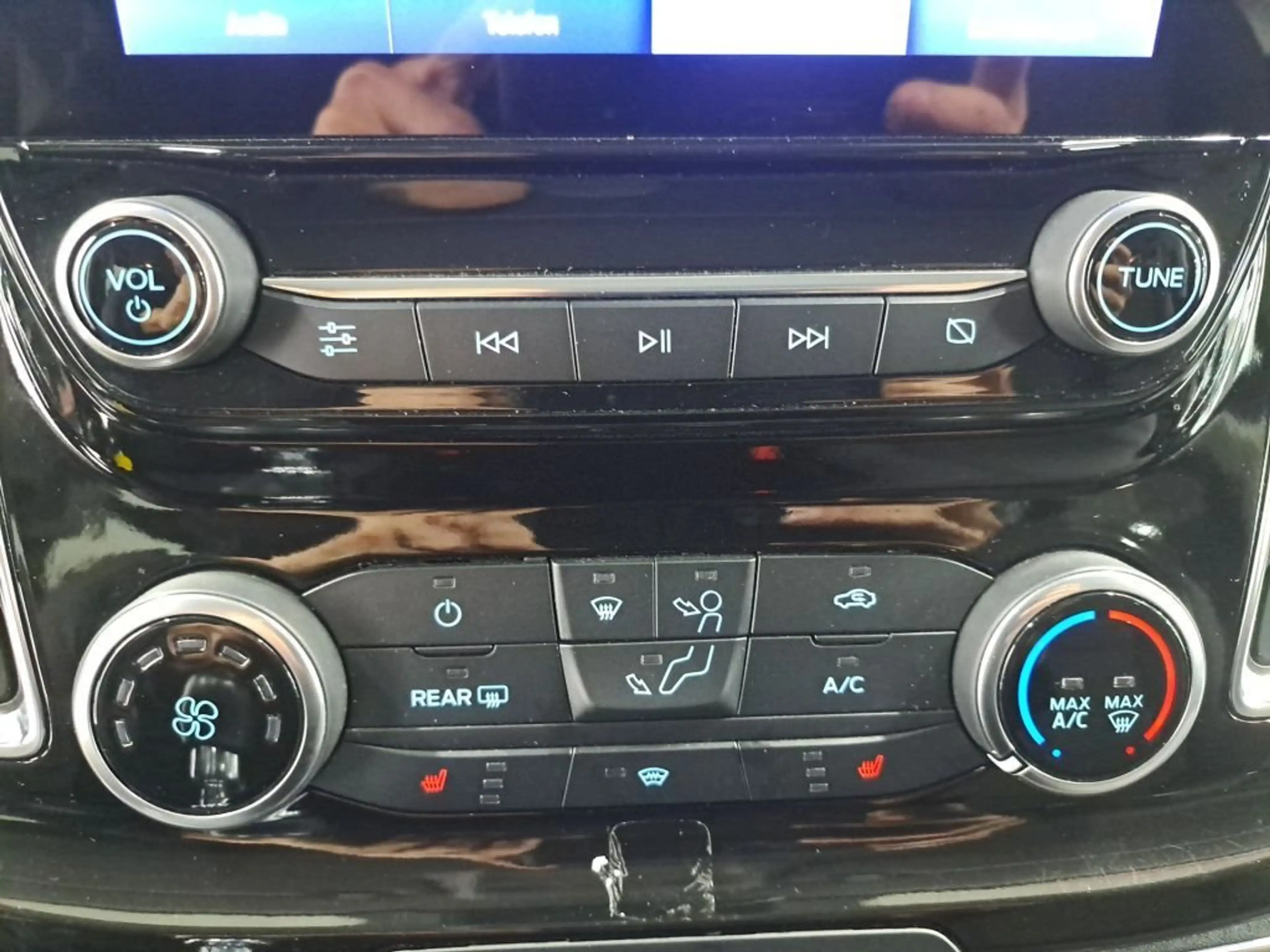 Ford Tourneo Custom 320 L2 Titanium PDC SHZ ACC Xenon — photo 17