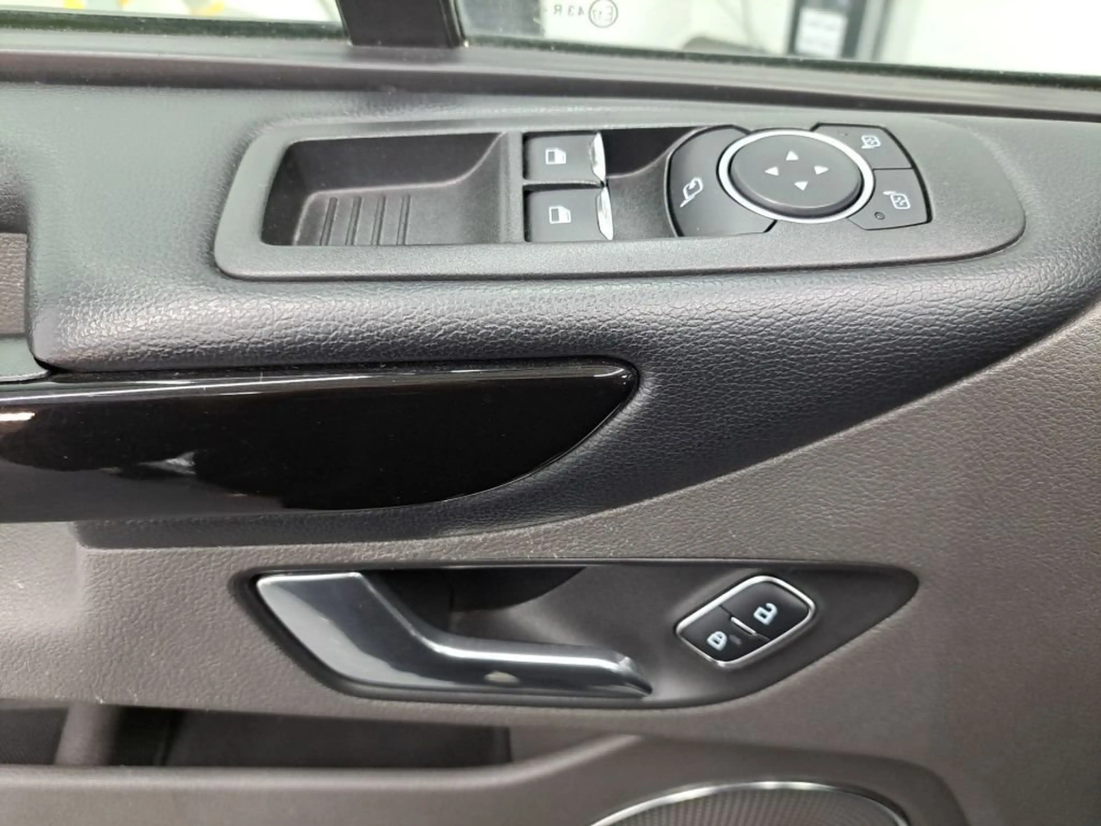 Ford Tourneo Custom 320 L2 Titanium PDC SHZ ACC Xenon — photo 10