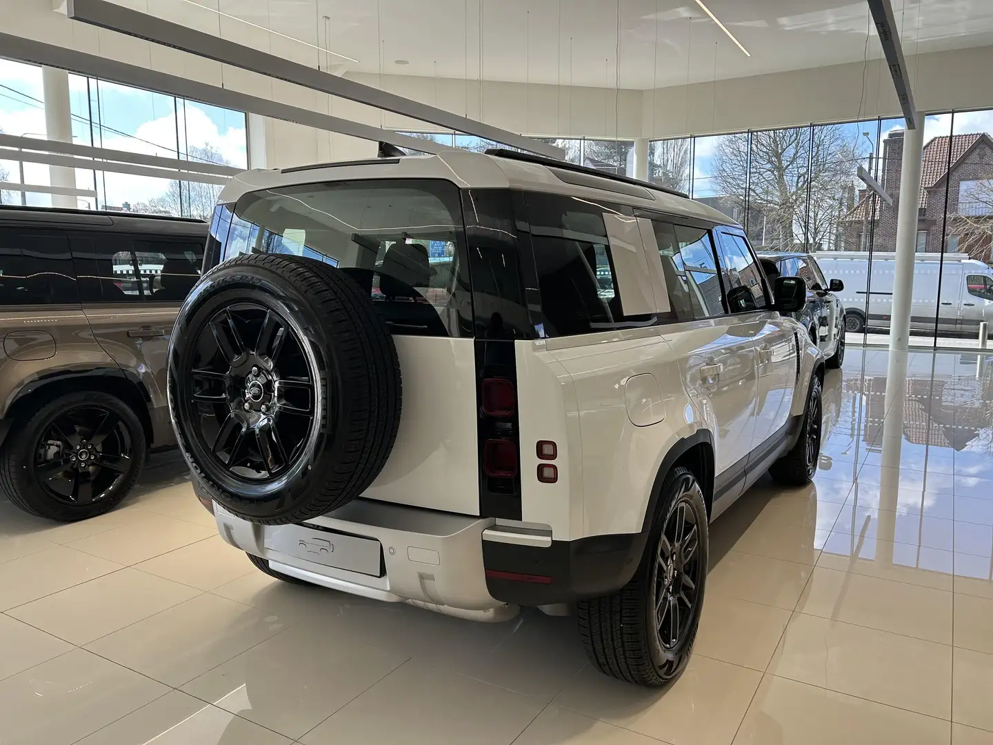 Land Rover Defender 110 S Blanco - 2