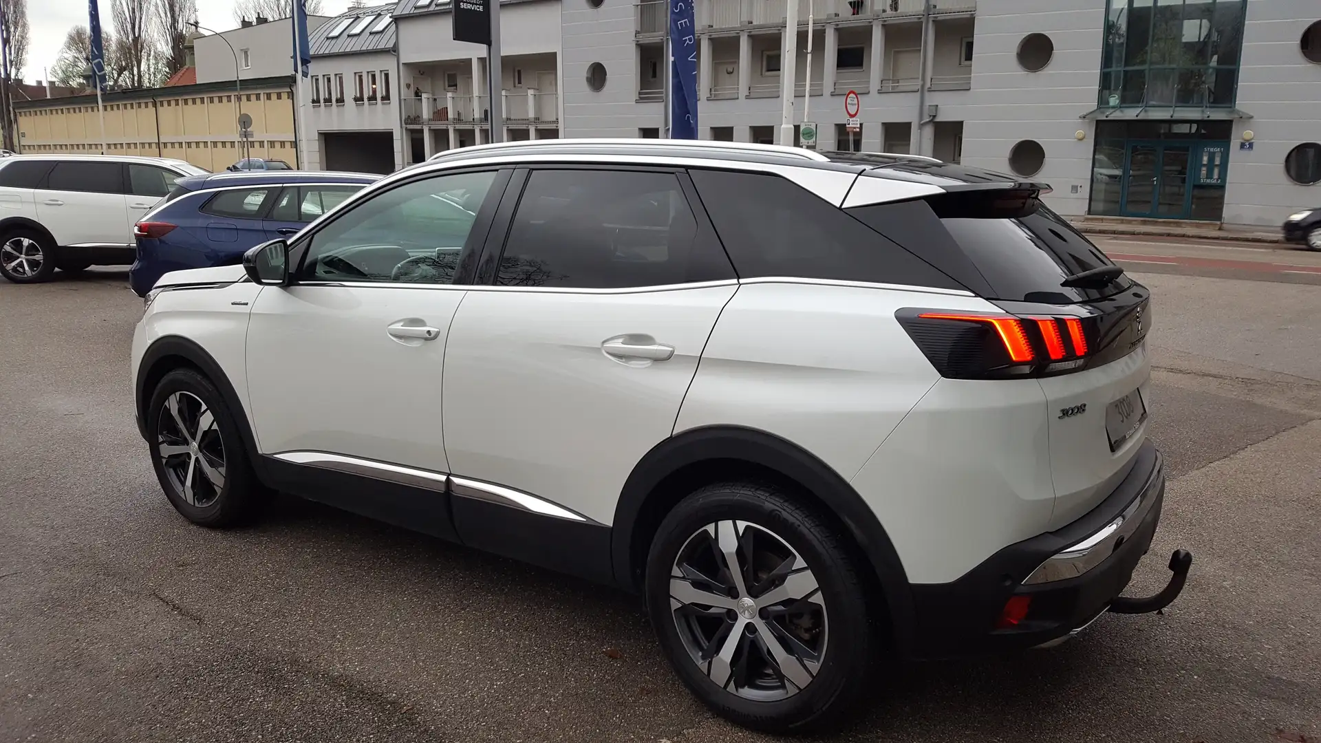 Peugeot 3008 3008 1,5 BlueHDi 130 S Weiß - 2