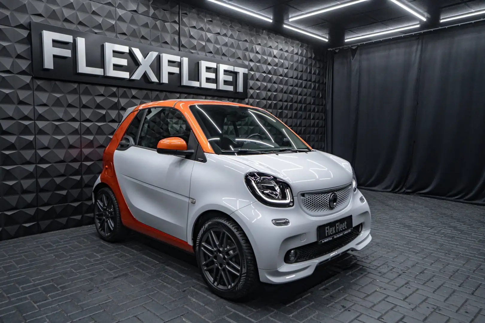 smart forTwo Turbo Cabrio Barbus SportPaket JBL Kamera Weiß - 2