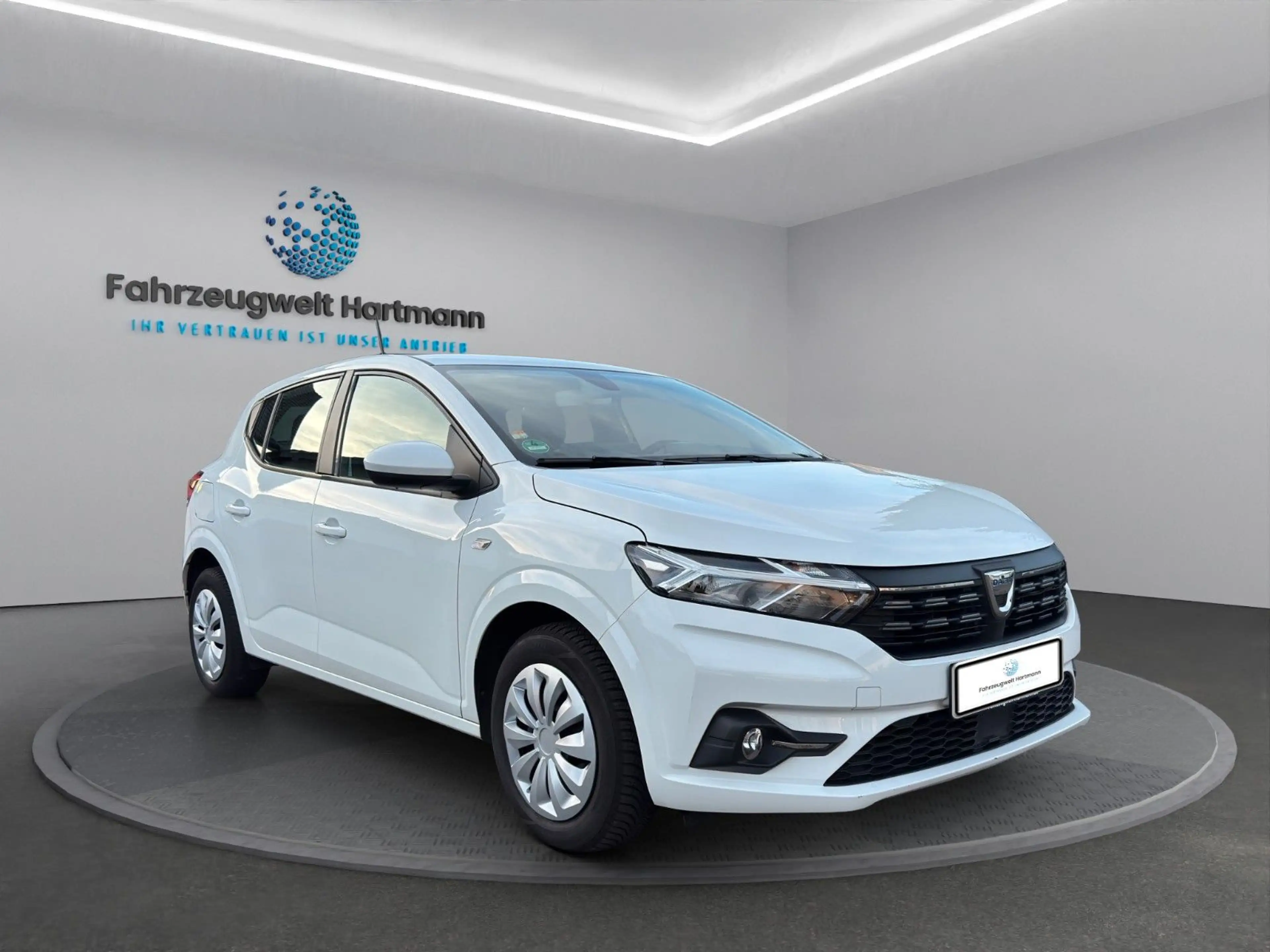 Dacia Sandero *1.Hand*Service NEU*90PS*Scheckheft* — photo 7