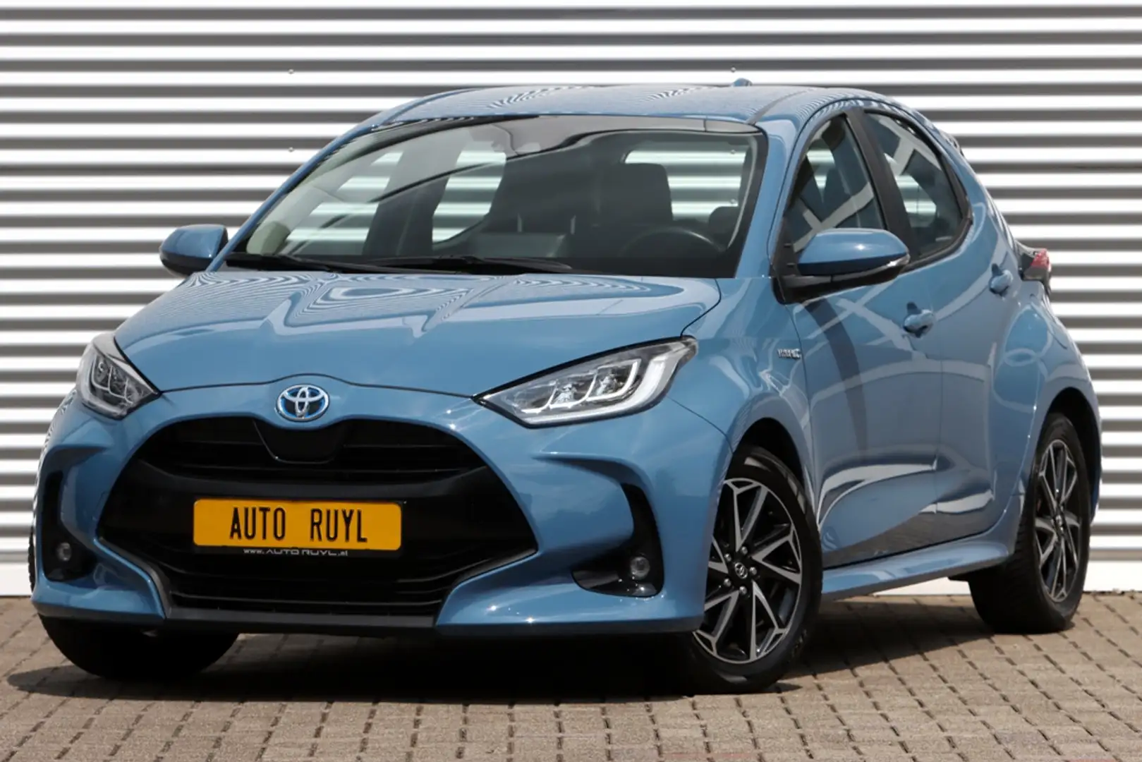 Toyota Yaris 1.5 Hybrid Dynamic Carplay / Camera Blauw - 1