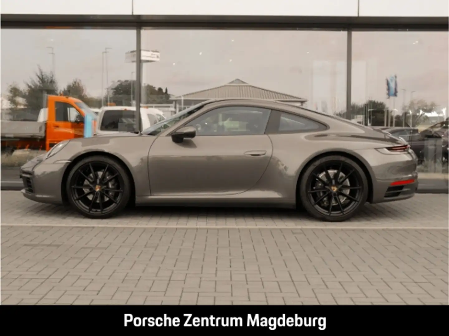 Porsche 992 (911) Carrera*BOSE*SPORTABG*SHZ*90l TANK* Grau - 2