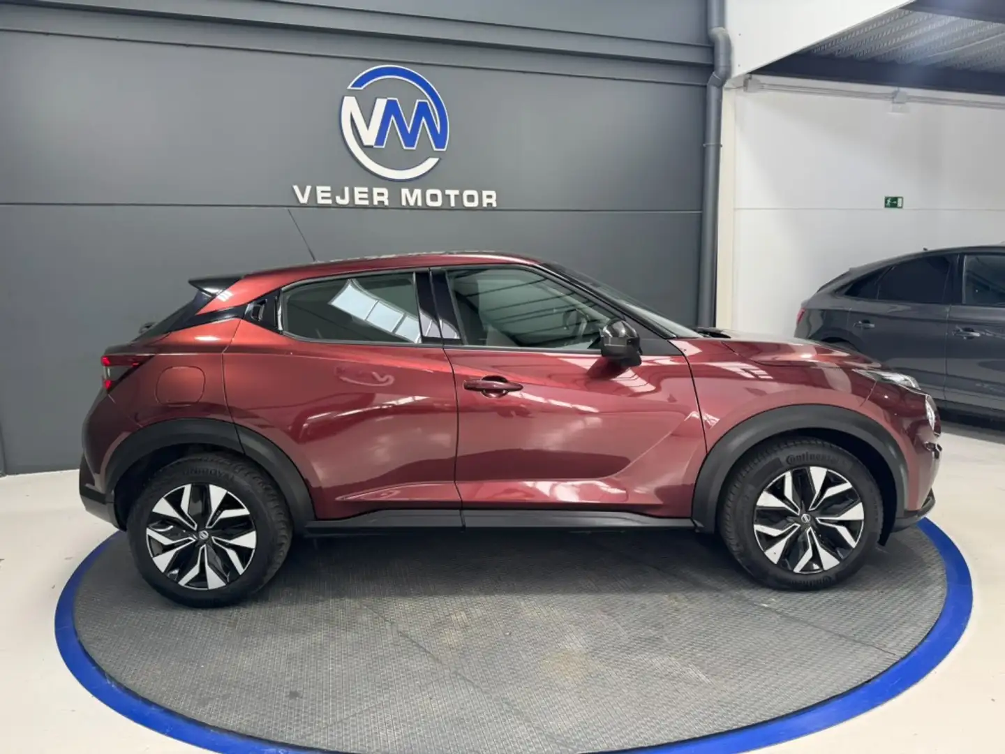 Nissan Juke 1.0 DIG-T N-Design Sillver 4x2 DCT 7 114 Burdeos - 2