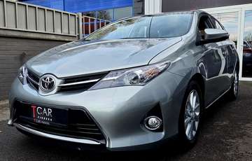 Auris 90 D-4D  !!!  9500 KM !!!