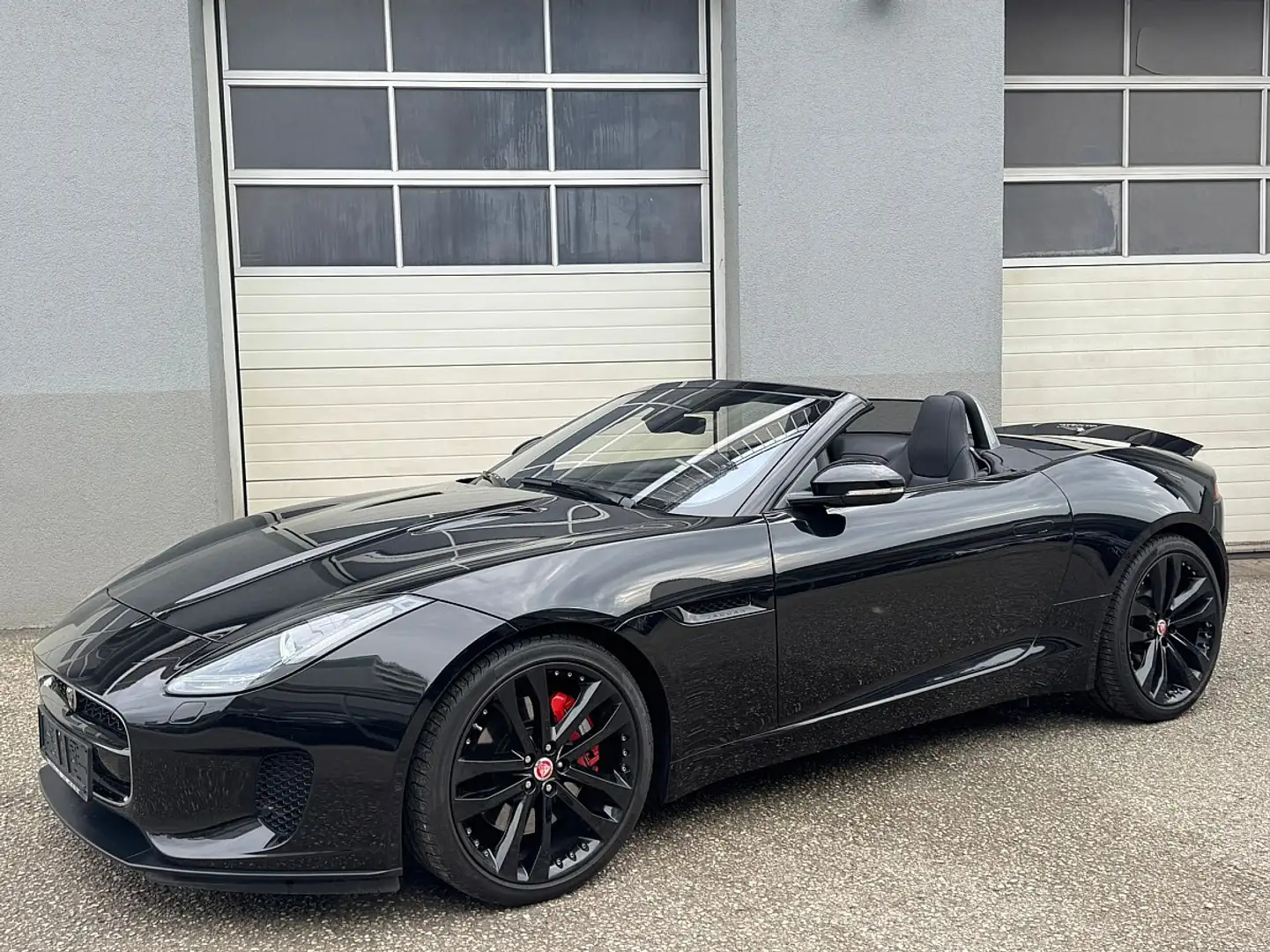 Jaguar F-Type P300 Cabrio 2,0 Turbo Aut. Schwarz - 2