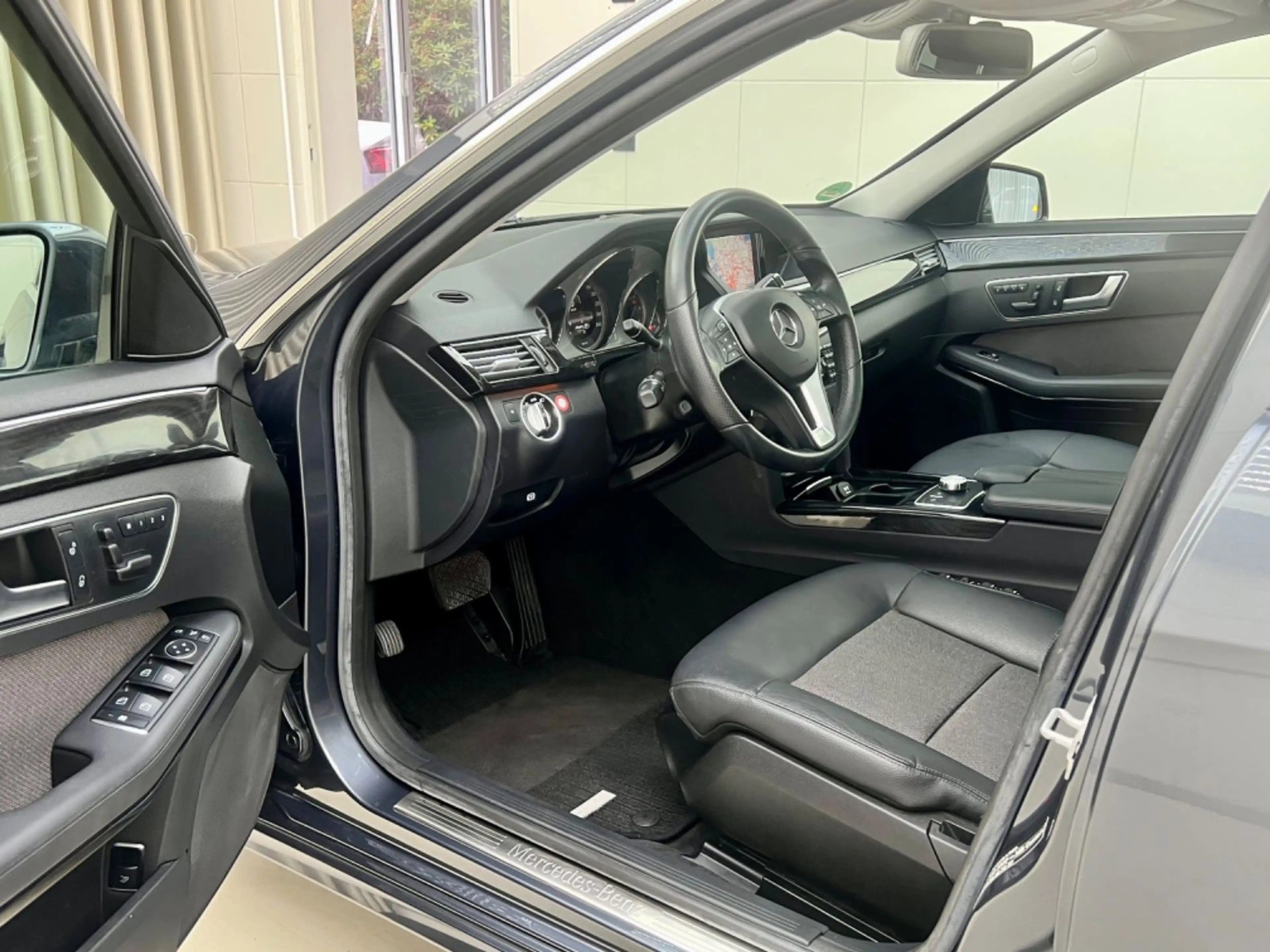 Mercedes-Benz E 350 E350 BlueTec Avantgarde*GSD/Standhz./Leder/Totw* — photo 7
