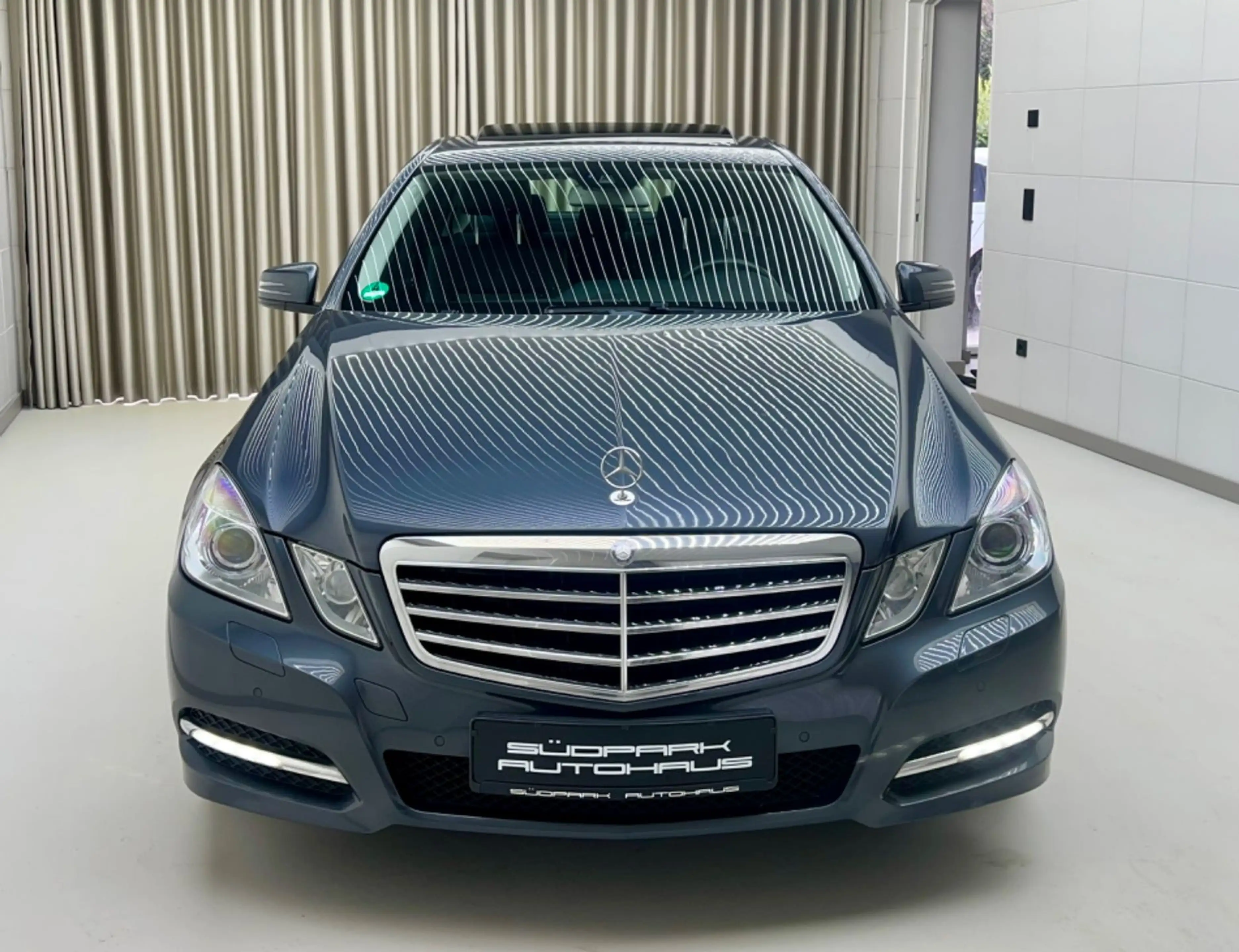 Mercedes-Benz E 350 E350 BlueTec Avantgarde*GSD/Standhz./Leder/Totw* — photo 2