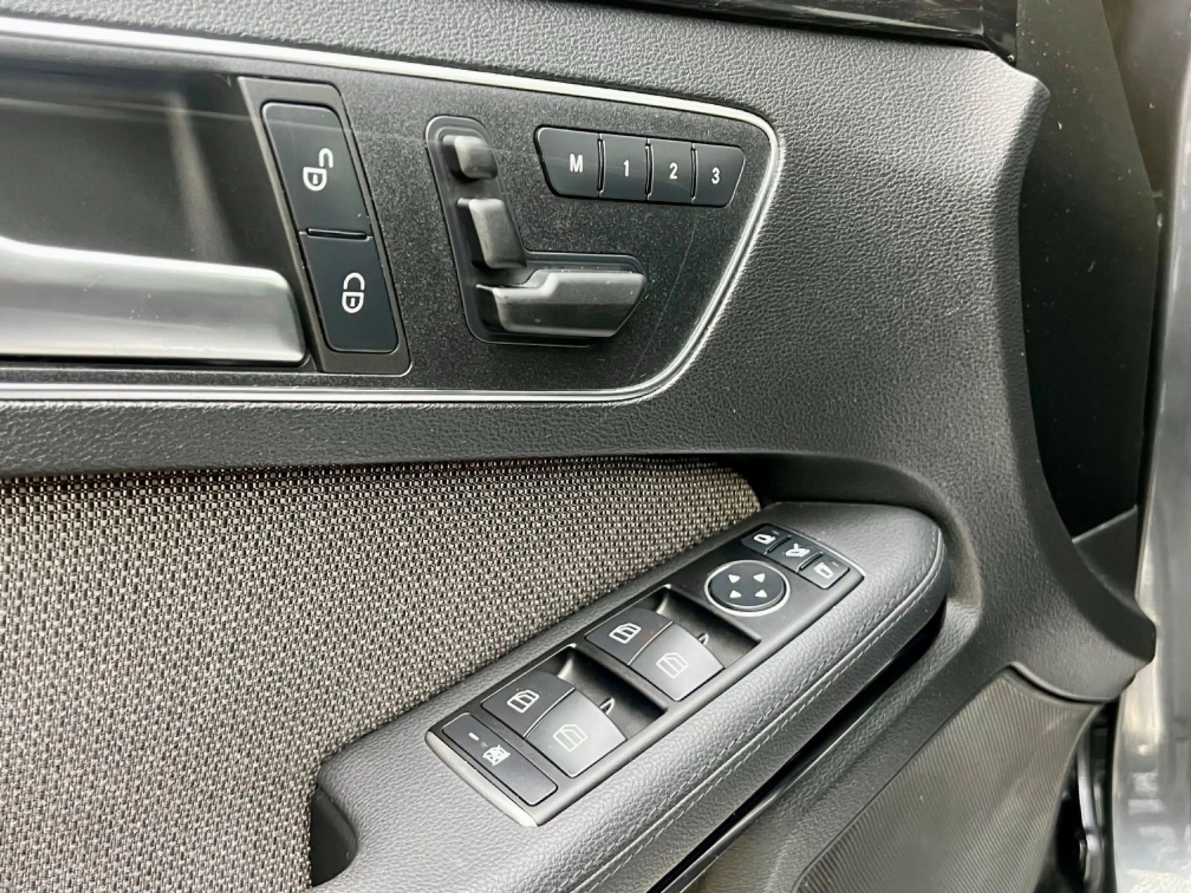 Mercedes-Benz E 350 E350 BlueTec Avantgarde*GSD/Standhz./Leder/Totw* — photo 11