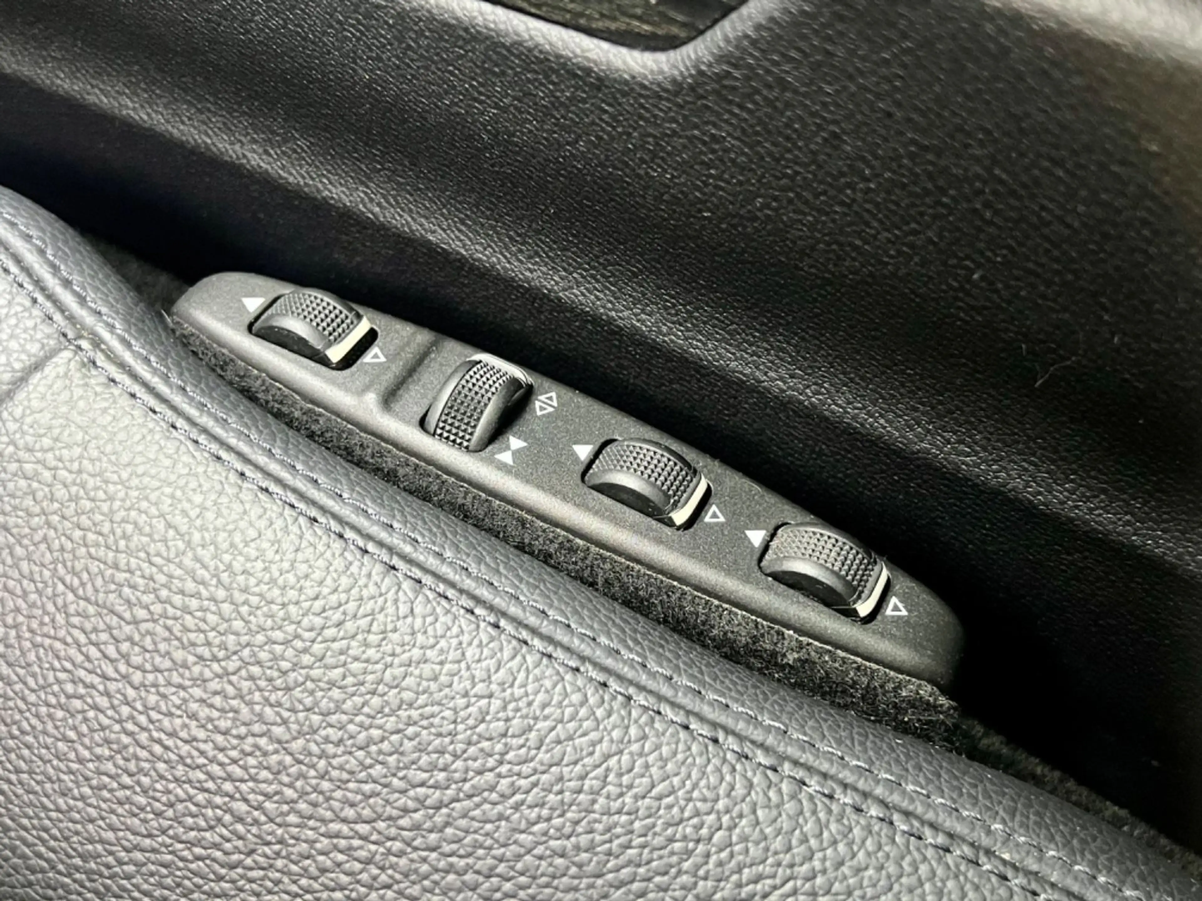 Mercedes-Benz E 350 E350 BlueTec Avantgarde*GSD/Standhz./Leder/Totw* — photo 12
