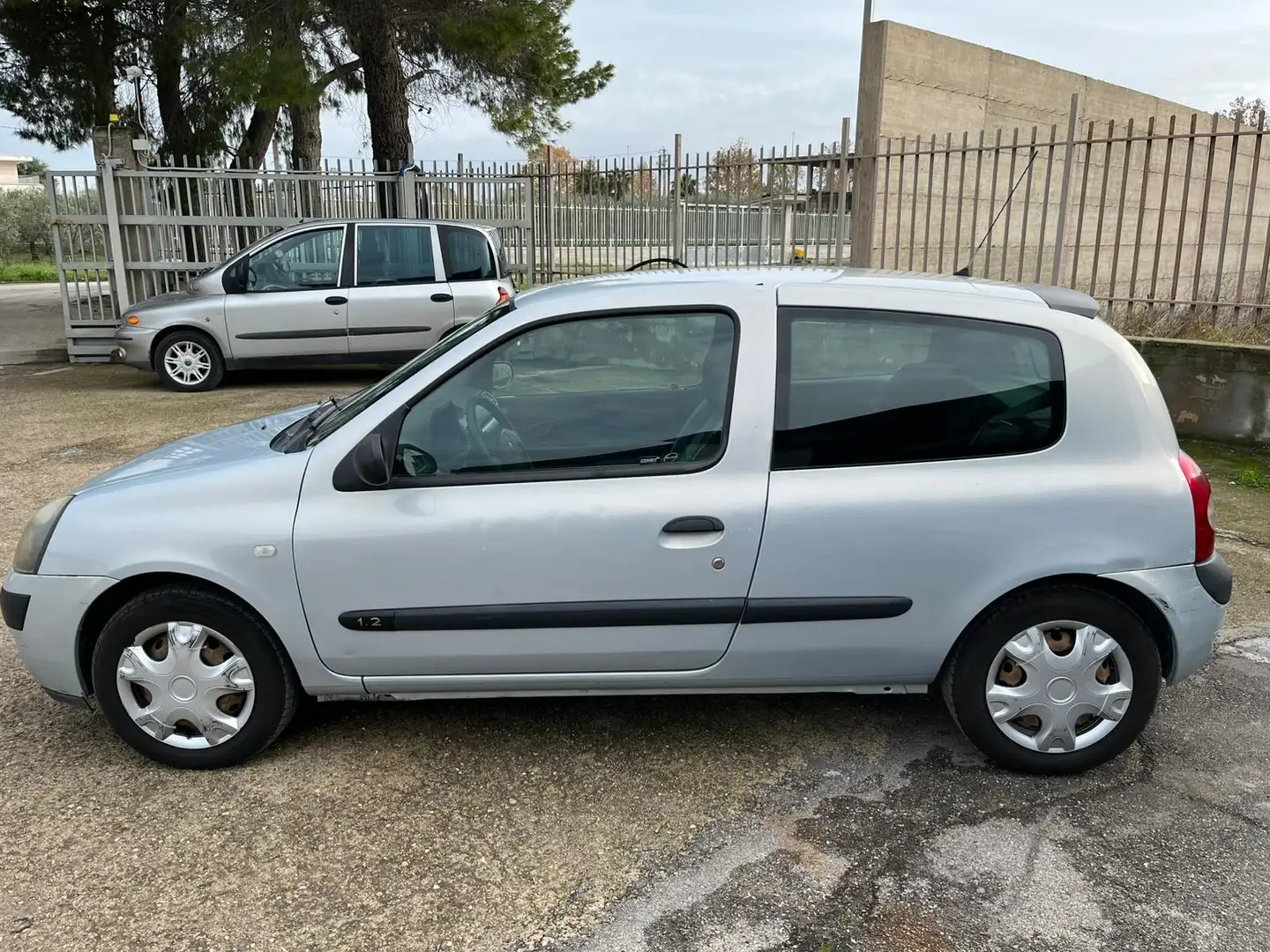 Renault Clio 3p 1.2 Confort Authentique - 1