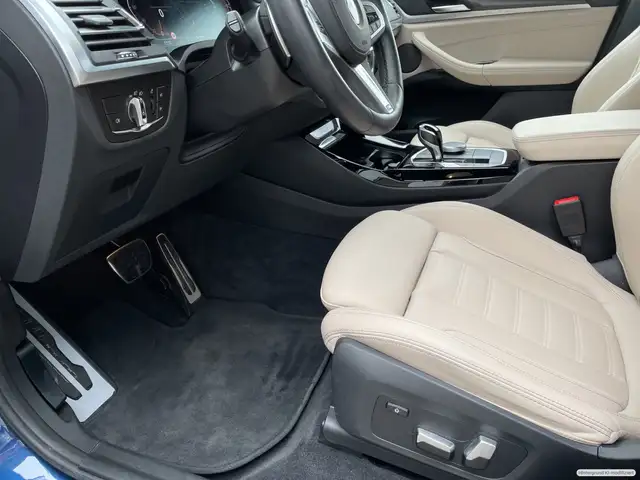 BMW X3 view 10