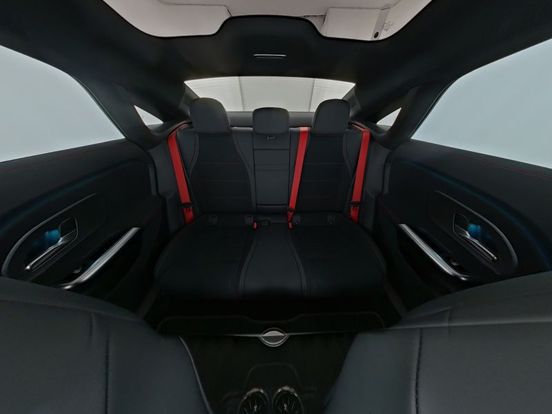 Mercedes-Benz CLA 250 250+ EQ | AMG Line Plus - Premium Night 19" PANO — photo 6