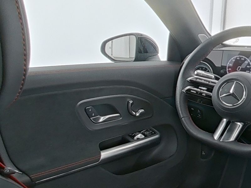 Mercedes-Benz CLA 250 250+ EQ | AMG Line Plus - Premium Night 19" PANO — photo 5