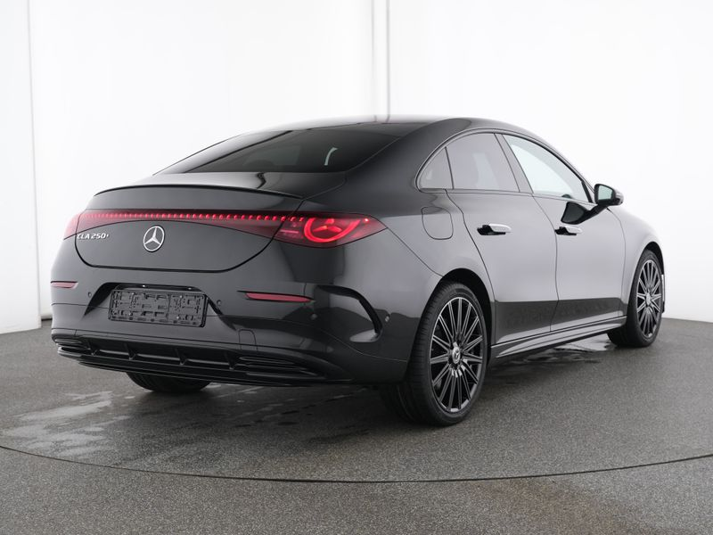 Mercedes-Benz CLA 250 250+ EQ | AMG Line Plus - Premium Night 19" PANO — photo 2