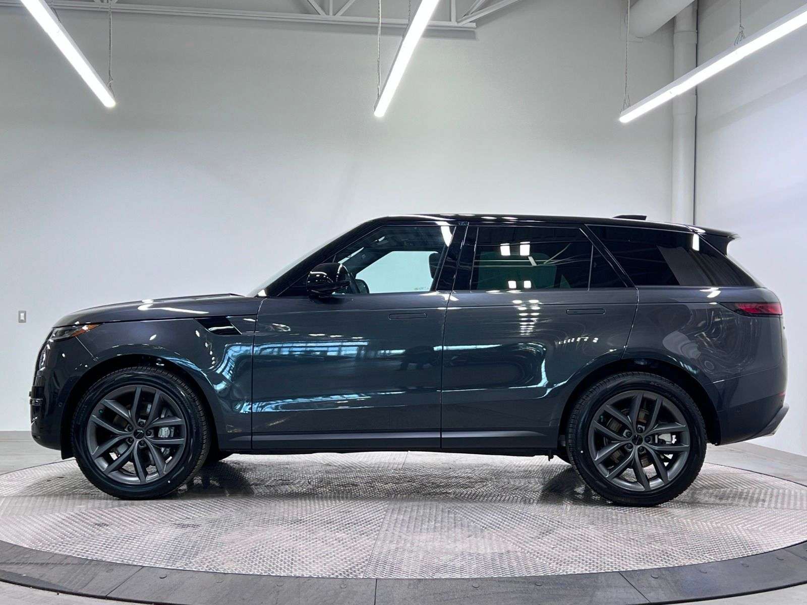 2026 Land Rover Range Rover Sport P360 S | LEASE FROM $999 PER MONTH alt 2