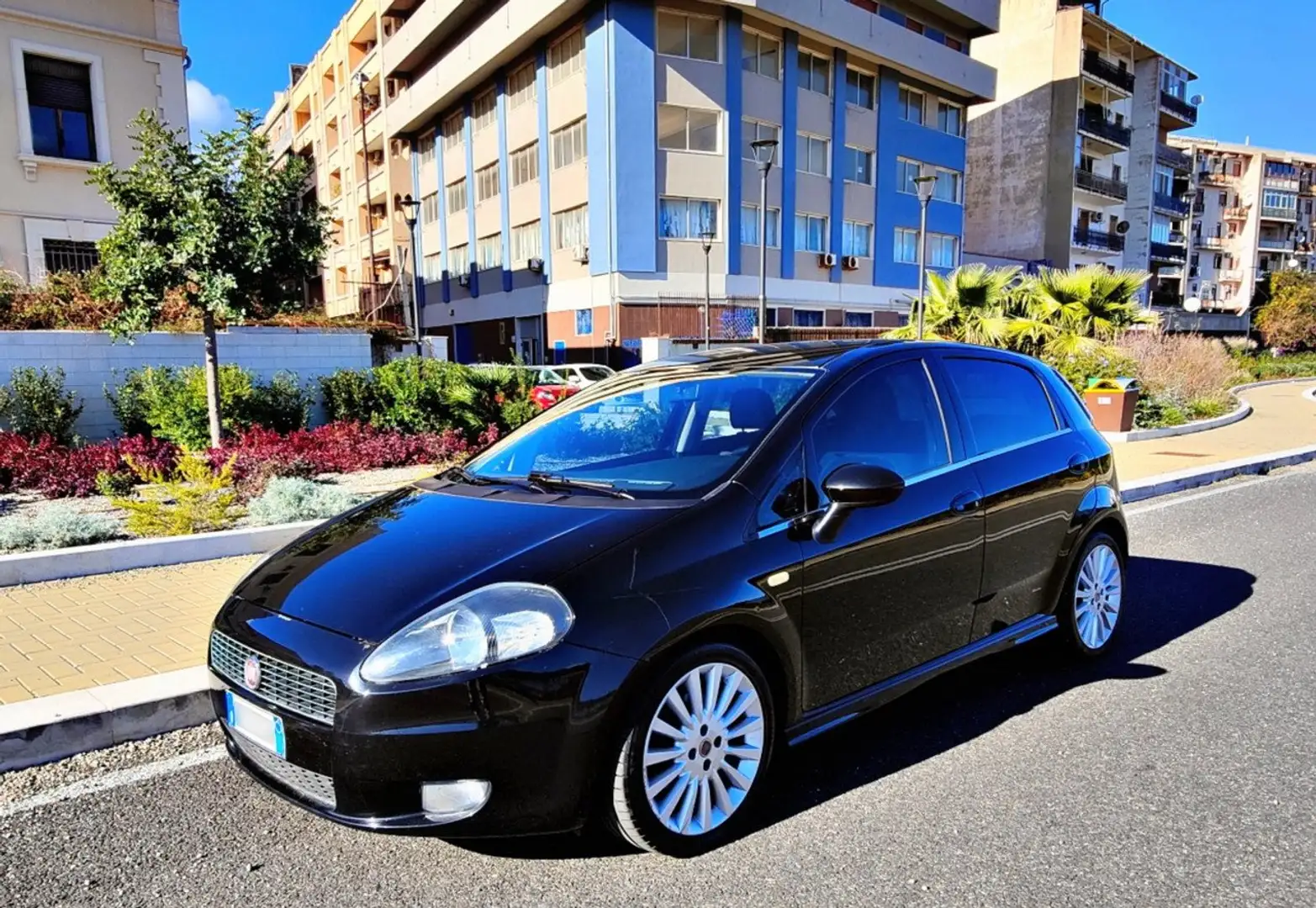 Fiat Grande Punto Grande Punto 5p 1.3 mjt 16v Sport 90cv 6m Nero - 1