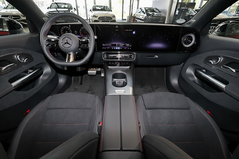Mercedes-Benz CLA 200 4M AMG MBUX+RüKam+M-LED+Pano+Night+19 — photo 5