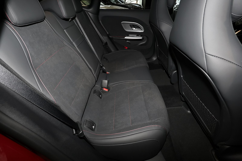 Mercedes-Benz CLA 200 4M AMG MBUX+RüKam+M-LED+Pano+Night+19 — photo 6